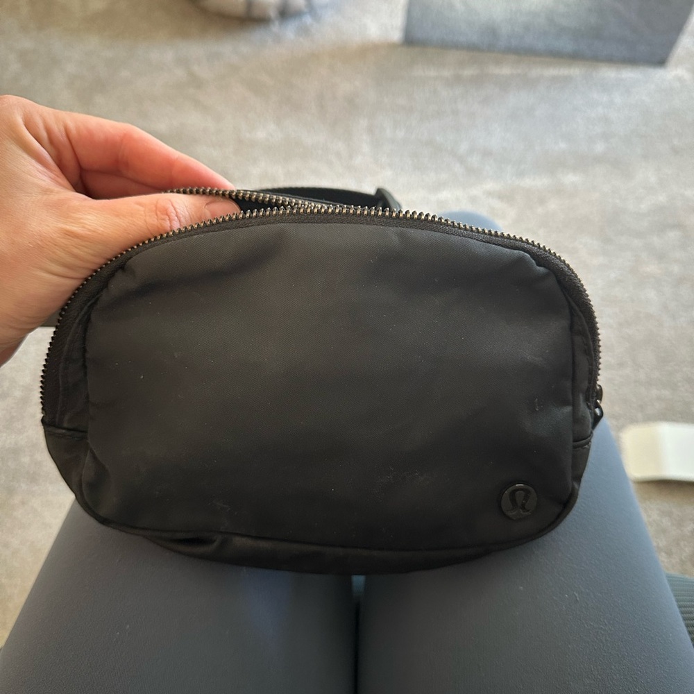 lululemon everywhere belt bag
